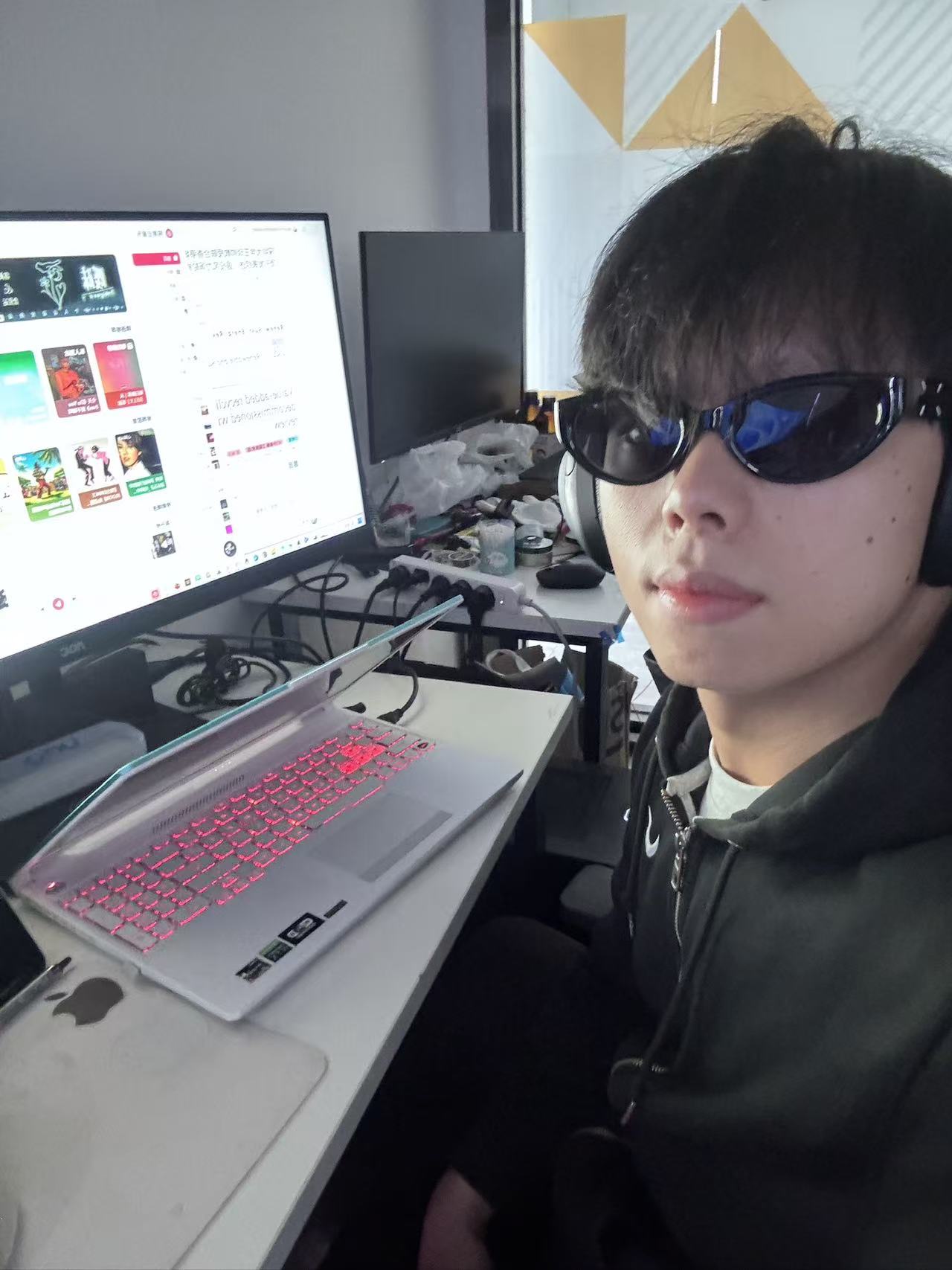 最棒的L的小红书头像